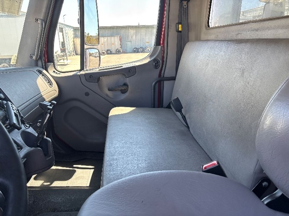 Refrigerated Truck-Light and Medium Duty Trucks-Freightliner-2016-M2-West Sacramento-CA-329,135\n\t\tmiles-$ 27,000 - Image 19