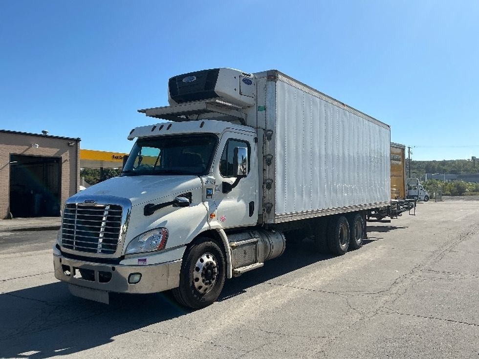 Refrigerated Truck-Light and Medium Duty Trucks-Freightliner-2017-Cascadia X11364S-Wilkes Barre-PA-364,301\n\t\tmiles-$ 81,000 - Image 3