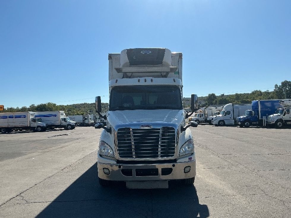 Refrigerated Truck-Light and Medium Duty Trucks-Freightliner-2017-Cascadia X11364S-Wilkes Barre-PA-364,301\n\t\tmiles-$ 81,000 - Image 2