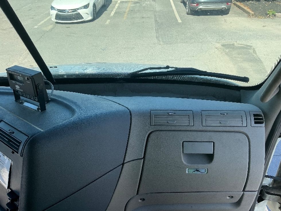 Refrigerated Truck-Light and Medium Duty Trucks-Freightliner-2017-Cascadia X11364S-Wilkes Barre-PA-364,301\n\t\tmiles-$ 81,000 - Image 21