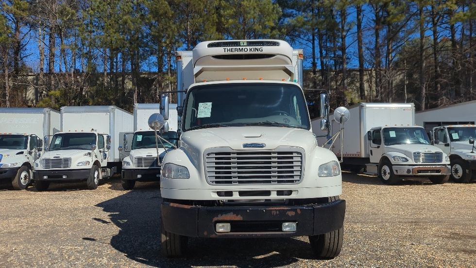 Refrigerated Truck-Light and Medium Duty Trucks-Freightliner-2017-M2-Atlanta-GA-326,433\n\t\tmiles-$ 39,250 - Image 2
