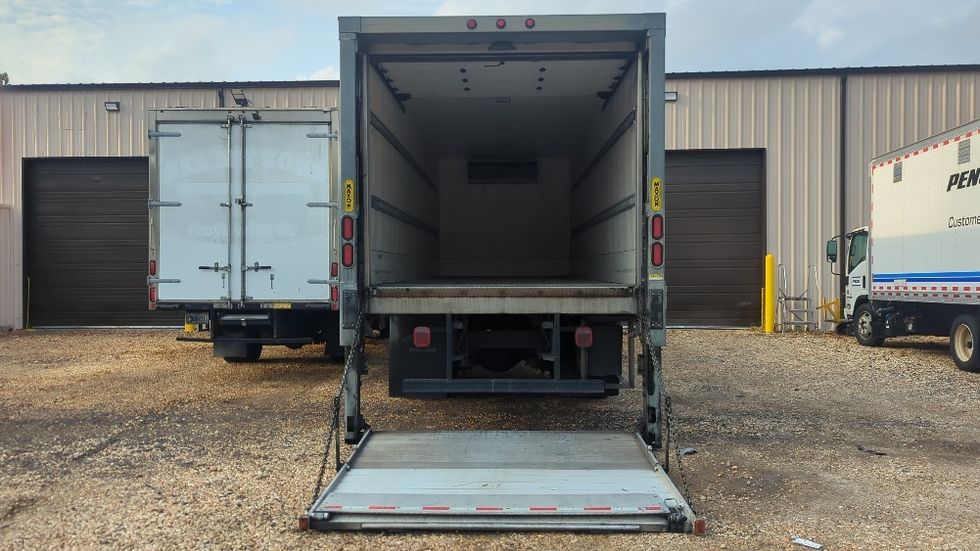 Refrigerated Truck-Light and Medium Duty Trucks-Freightliner-2017-M2-Atlanta-GA-326,433\n\t\tmiles-$ 39,250 - Image 9