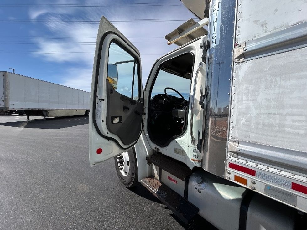 Refrigerated Truck-Light and Medium Duty Trucks-Freightliner-2017-M2-Aurora-CO-128,826\n\t\tmiles-$ 51,750 - Image 16