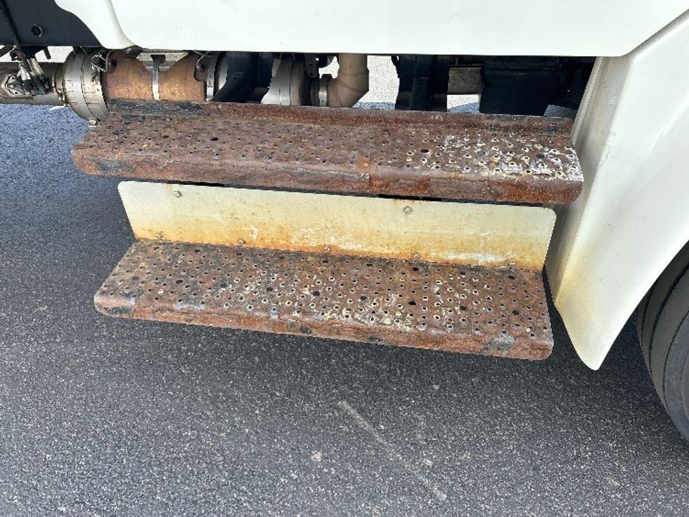 Refrigerated Truck-Light and Medium Duty Trucks-Freightliner-2017-M2-Aurora-CO-128,826\n\t\tmiles-$ 51,750 - Image 28