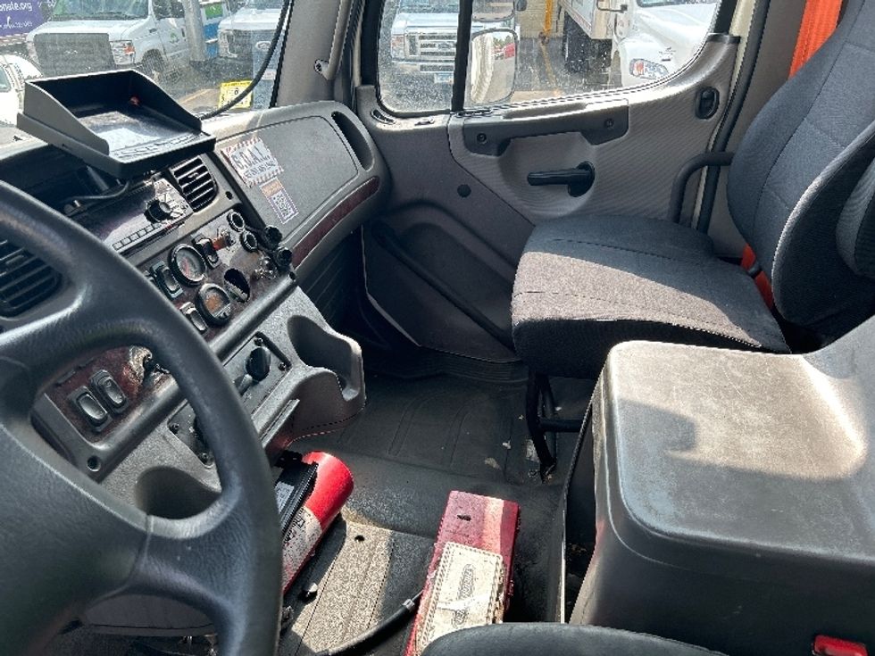 Refrigerated Truck-Light and Medium Duty Trucks-Freightliner-2017-M2-Braintree-MA-248,031\n\t\tmiles-$ 56,750 - Image 19