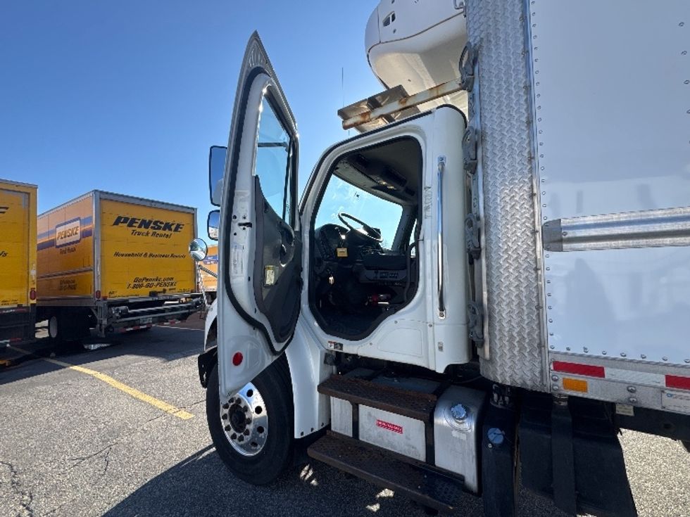 Refrigerated Truck-Light and Medium Duty Trucks-Freightliner-2017-M2-Braintree-MA-312,654\n\t\tmiles-$ 42,500 - Image 16