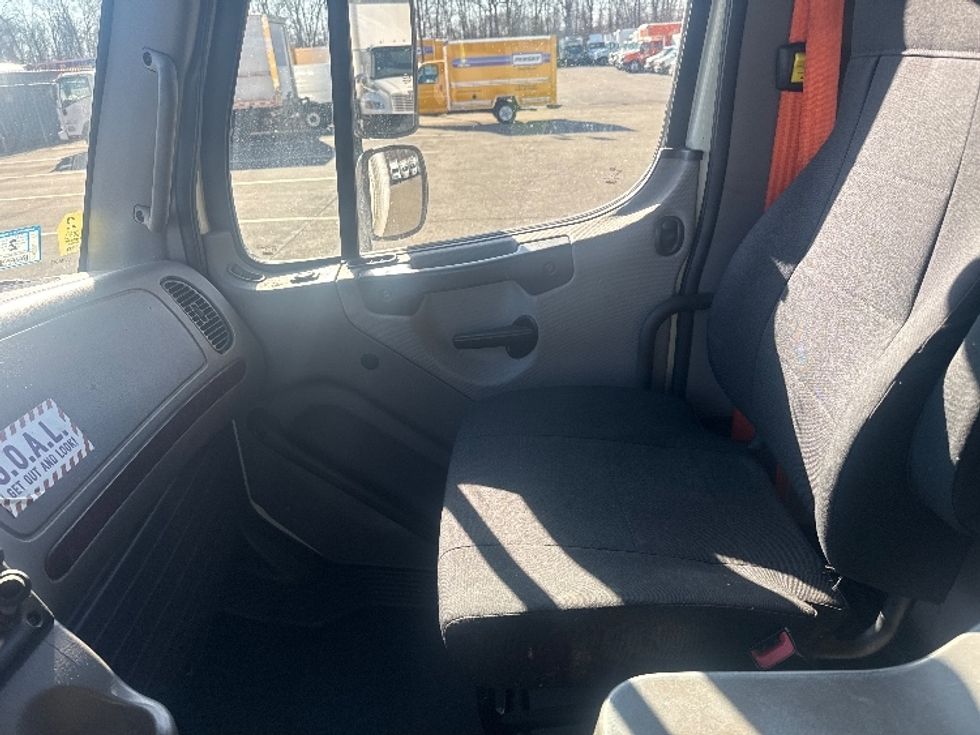 Refrigerated Truck-Light and Medium Duty Trucks-Freightliner-2017-M2-Braintree-MA-312,654\n\t\tmiles-$ 42,500 - Image 19