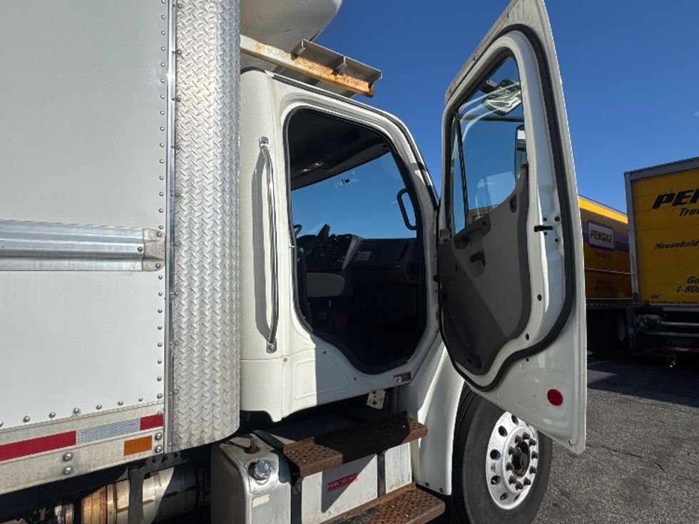 Refrigerated Truck-Light and Medium Duty Trucks-Freightliner-2017-M2-Braintree-MA-312,654\n\t\tmiles-$ 42,500 - Image 20