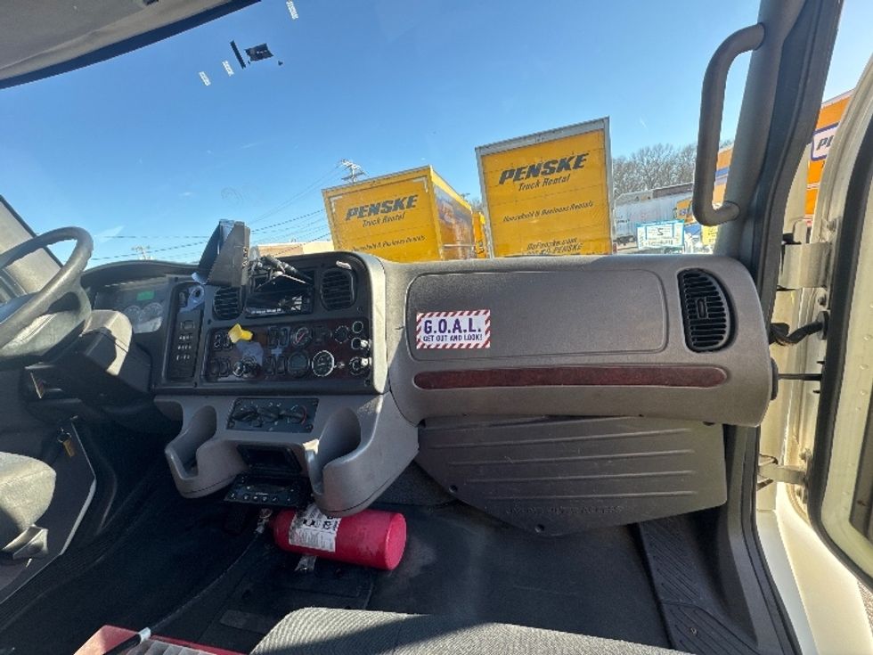 Refrigerated Truck-Light and Medium Duty Trucks-Freightliner-2017-M2-Braintree-MA-312,654\n\t\tmiles-$ 42,500 - Image 21