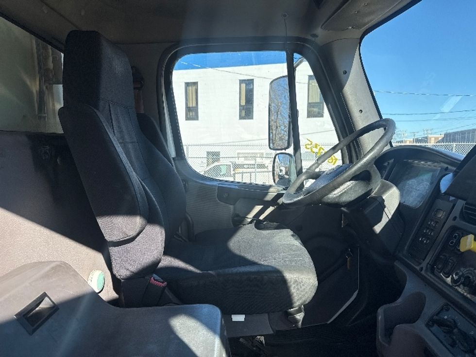 Refrigerated Truck-Light and Medium Duty Trucks-Freightliner-2017-M2-Braintree-MA-312,654\n\t\tmiles-$ 42,500 - Image 22