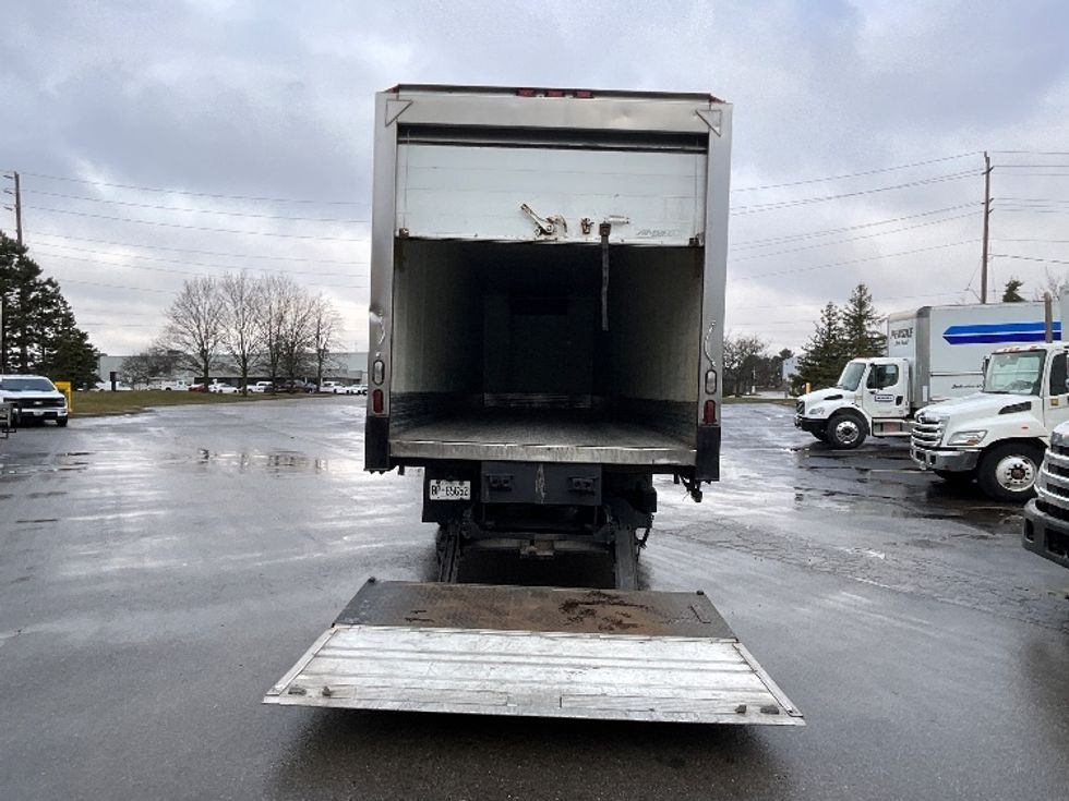 Refrigerated Truck-Light and Medium Duty Trucks-Freightliner-2017-M2-Burlington-ON-347,179\n\t\tkm-$ 62,500 - Image 9