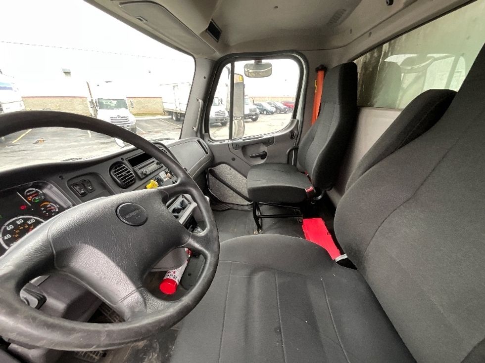 Refrigerated Truck-Light and Medium Duty Trucks-Freightliner-2017-M2-Burlington-ON-356,018\n\t\tkm-$ 60,750 - Image 18