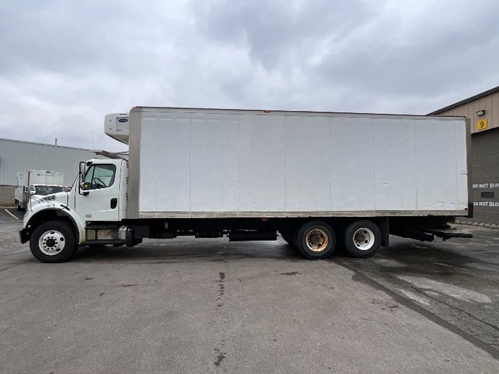 Refrigerated Truck-Light and Medium Duty Trucks-Freightliner-2017-M2-Burlington-ON-356,018\n\t\tkm-$ 60,750 - Image 4