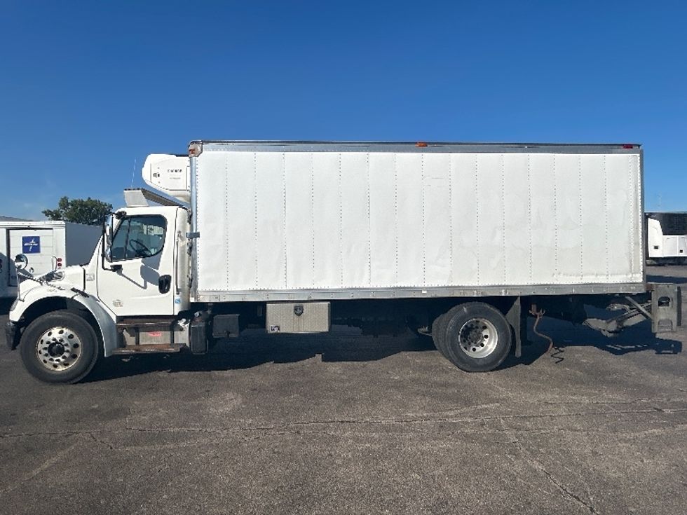 Refrigerated Truck-Light and Medium Duty Trucks-Freightliner-2017-M2-Chicago (Melrose Park)-IL-242,742\n\t\tmiles-$ 32,500 - Image 4