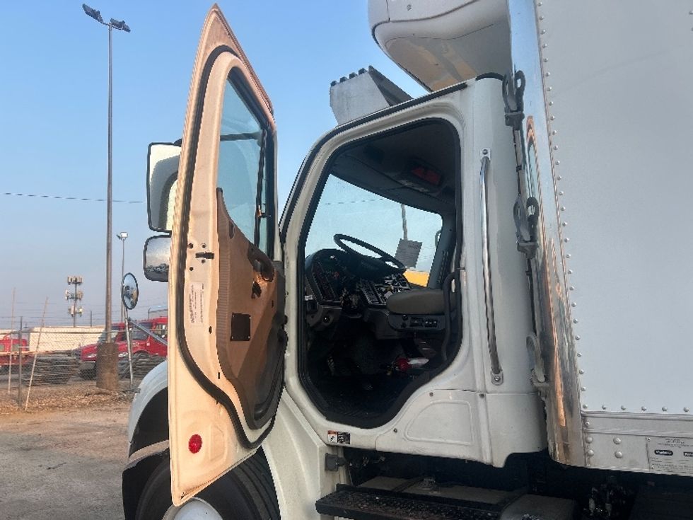 Refrigerated Truck-Light and Medium Duty Trucks-Freightliner-2017-M2-Dallas-TX-314,219\n\t\tmiles-$ 42,750 - Image 16