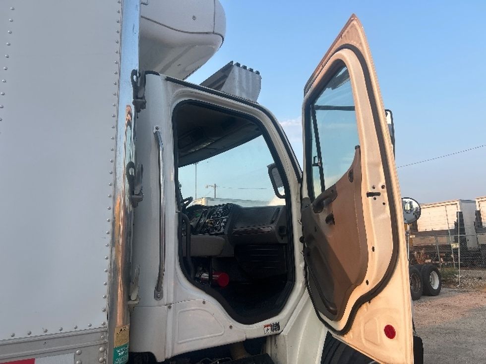 Refrigerated Truck-Light and Medium Duty Trucks-Freightliner-2017-M2-Dallas-TX-314,219\n\t\tmiles-$ 42,750 - Image 20