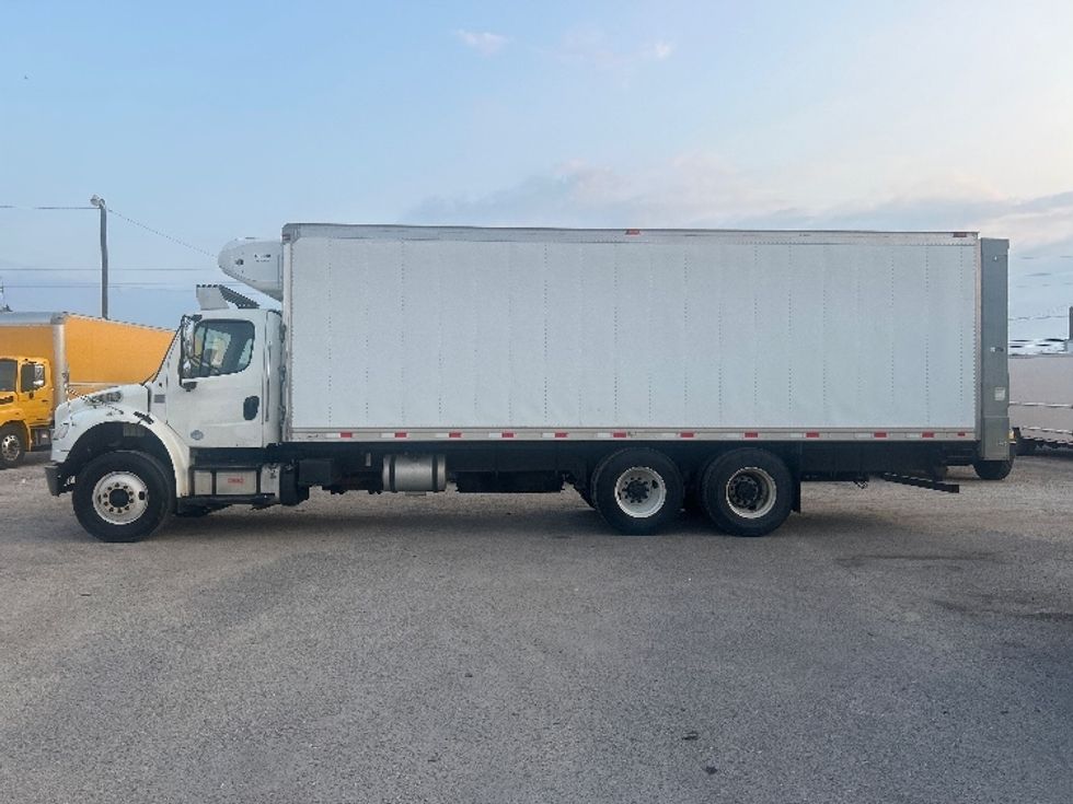 Refrigerated Truck-Light and Medium Duty Trucks-Freightliner-2017-M2-Dallas-TX-314,219\n\t\tmiles-$ 42,750 - Image 4
