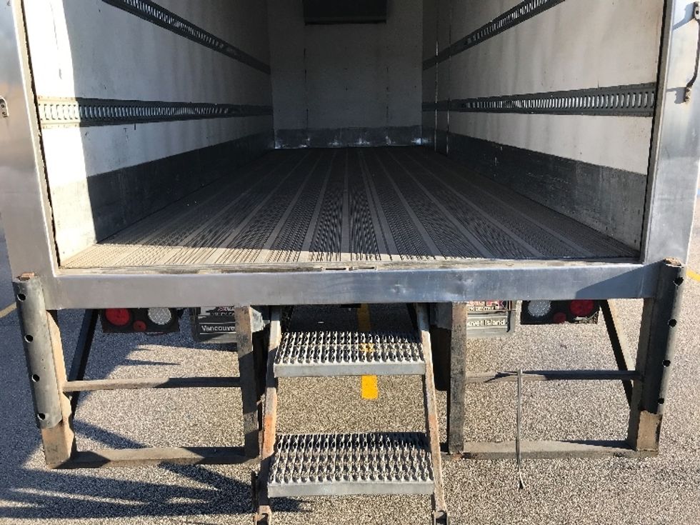 Refrigerated Truck-Light and Medium Duty Trucks-Freightliner-2017-M2-Delta-BC-366,031\n\t\tkm-$ 54,250 - Image 10