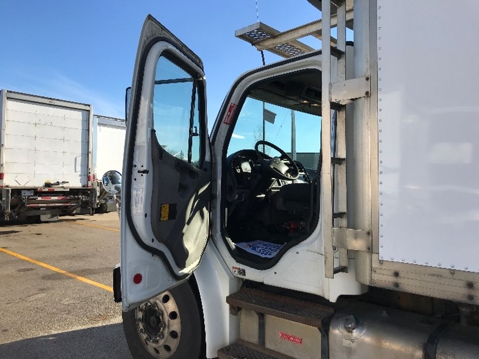 Refrigerated Truck-Light and Medium Duty Trucks-Freightliner-2017-M2-Delta-BC-366,031\n\t\tkm-$ 54,250 - Image 16