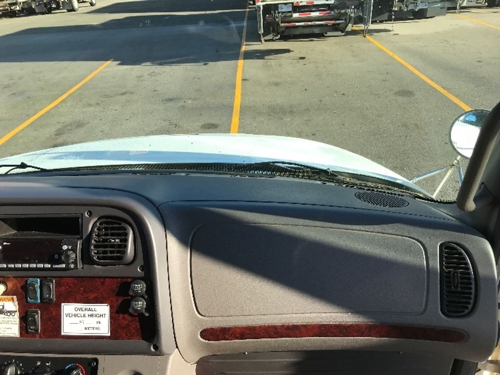 Refrigerated Truck-Light and Medium Duty Trucks-Freightliner-2017-M2-Delta-BC-366,031\n\t\tkm-$ 54,250 - Image 21