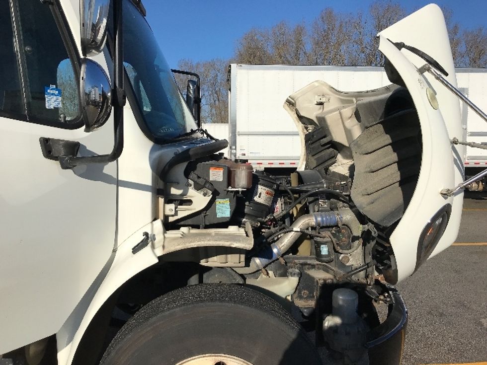 Refrigerated Truck-Light and Medium Duty Trucks-Freightliner-2017-M2-Delta-BC-366,031\n\t\tkm-$ 54,250 - Image 23