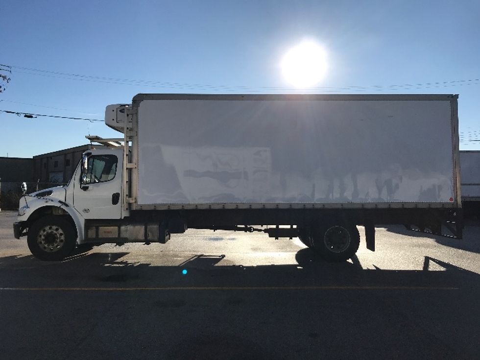 Refrigerated Truck-Light and Medium Duty Trucks-Freightliner-2017-M2-Delta-BC-366,031\n\t\tkm-$ 54,250 - Image 4