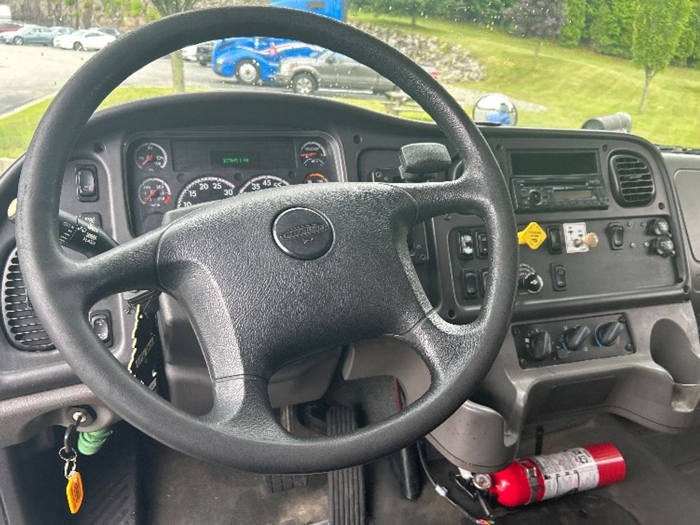 Refrigerated Truck-Light and Medium Duty Trucks-Freightliner-2017-M2-Fitchburg-MA-187,643\n\t\tmiles-$ 34,000 - Image 17