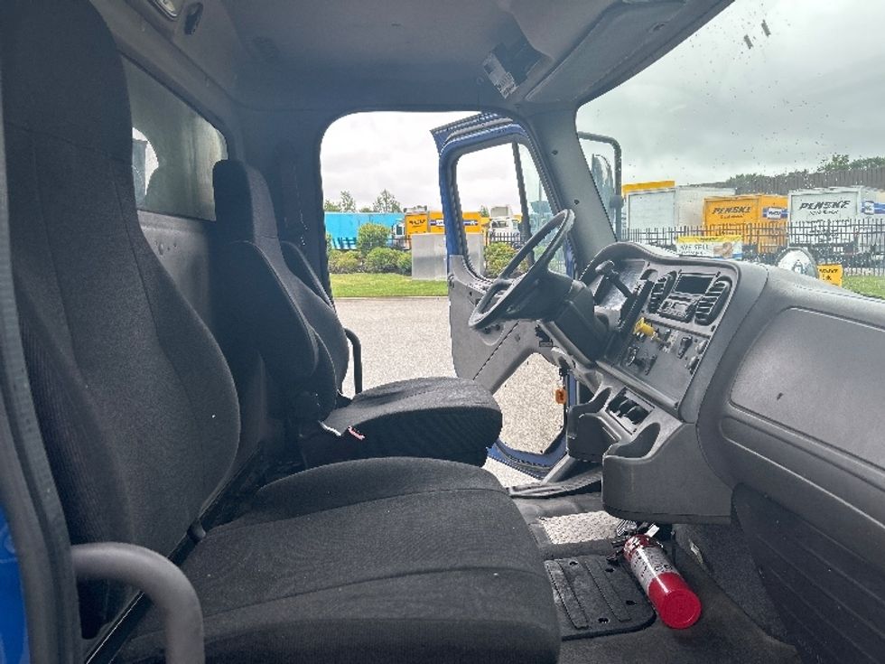 Refrigerated Truck-Light and Medium Duty Trucks-Freightliner-2017-M2-Fitchburg-MA-187,643\n\t\tmiles-$ 34,000 - Image 22