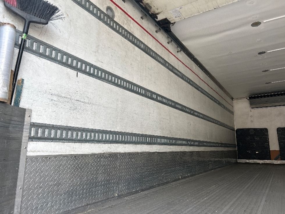 Refrigerated Truck-Light and Medium Duty Trucks-Freightliner-2017-M2-Fitchburg-MA-304,718\n\t\tmiles-$ 46,250 - Image 11