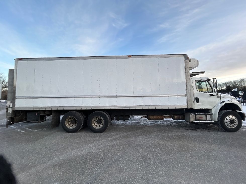 Refrigerated Truck-Light and Medium Duty Trucks-Freightliner-2017-M2-Fitchburg-MA-304,718\n\t\tmiles-$ 46,250 - Image 15