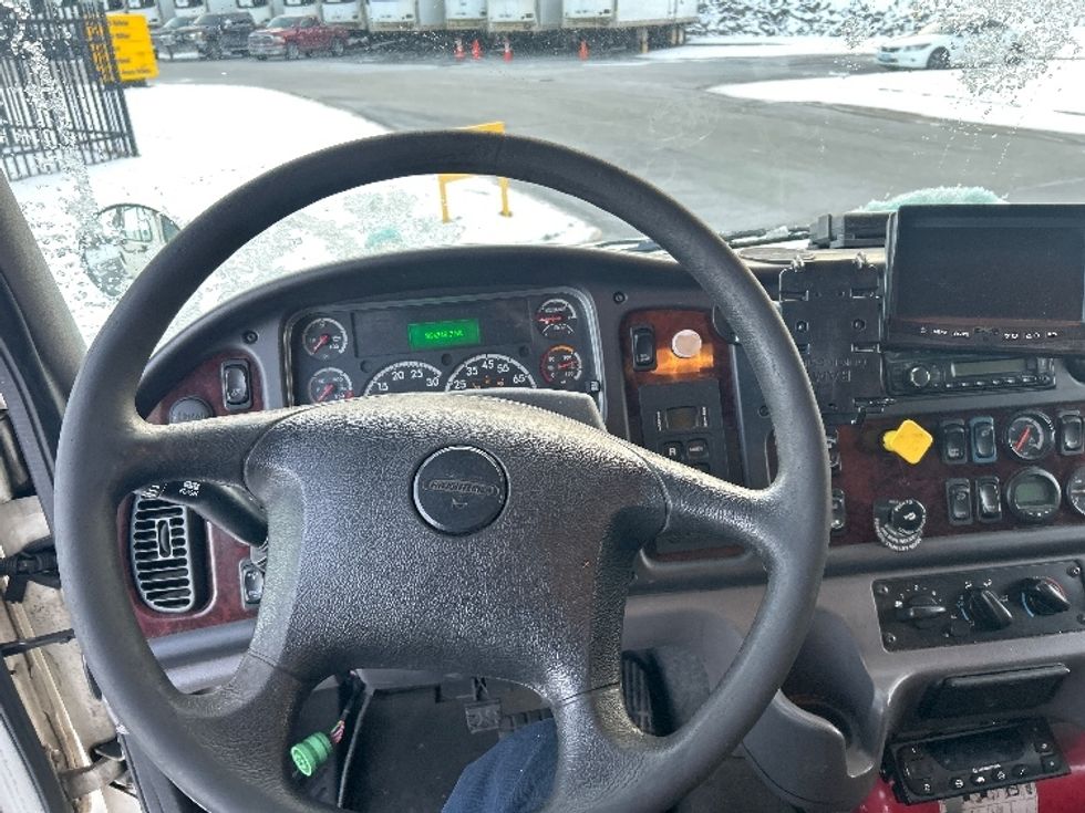 Refrigerated Truck-Light and Medium Duty Trucks-Freightliner-2017-M2-Fitchburg-MA-304,718\n\t\tmiles-$ 46,250 - Image 17