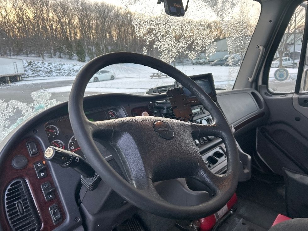 Refrigerated Truck-Light and Medium Duty Trucks-Freightliner-2017-M2-Fitchburg-MA-304,718\n\t\tmiles-$ 46,250 - Image 20