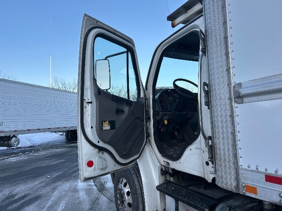 Refrigerated Truck-Light and Medium Duty Trucks-Freightliner-2017-M2-Fitchburg-MA-328,662\n\t\tmiles-$ 41,750 - Image 16