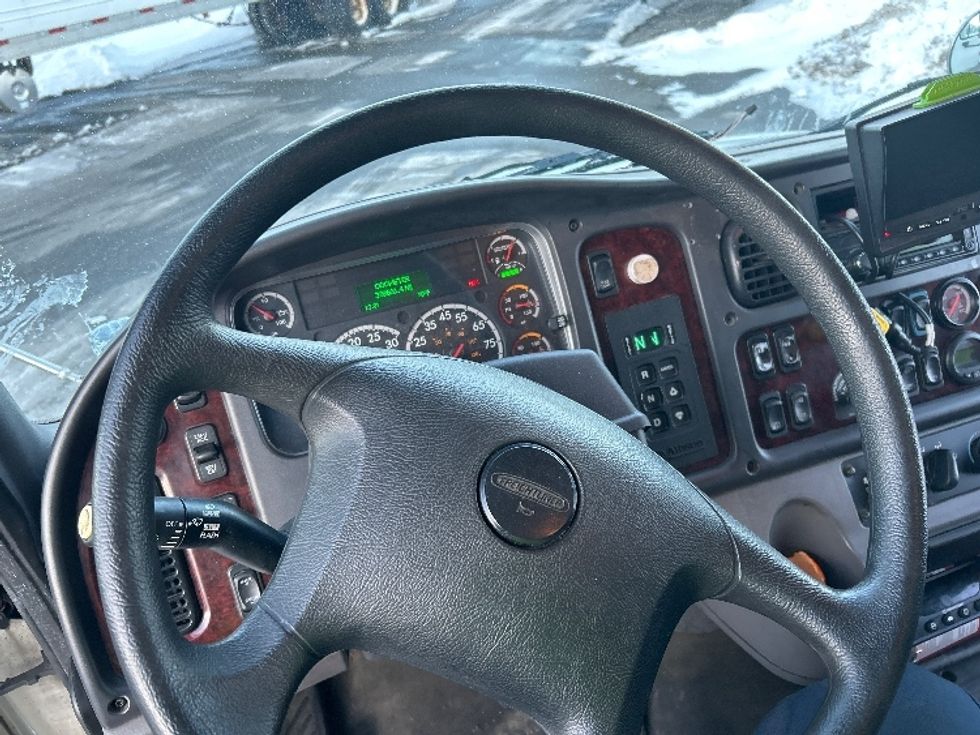 Refrigerated Truck-Light and Medium Duty Trucks-Freightliner-2017-M2-Fitchburg-MA-328,662\n\t\tmiles-$ 41,750 - Image 17