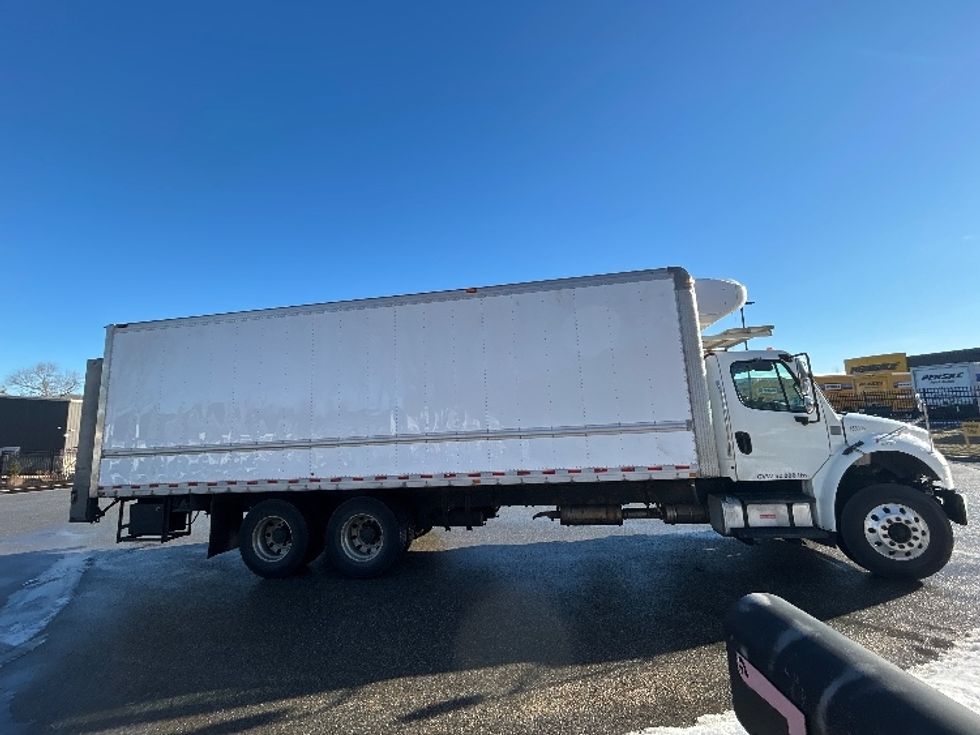 Refrigerated Truck-Light and Medium Duty Trucks-Freightliner-2017-M2-Fitchburg-MA-328,806\n\t\tmiles-$ 42,250 - Image 15