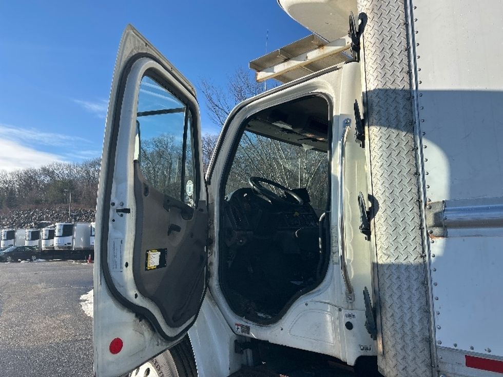 Refrigerated Truck-Light and Medium Duty Trucks-Freightliner-2017-M2-Fitchburg-MA-328,806\n\t\tmiles-$ 42,250 - Image 16