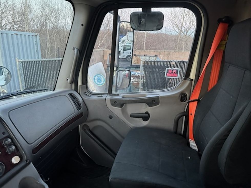 Refrigerated Truck-Light and Medium Duty Trucks-Freightliner-2017-M2-Fitchburg-MA-328,806\n\t\tmiles-$ 42,250 - Image 19