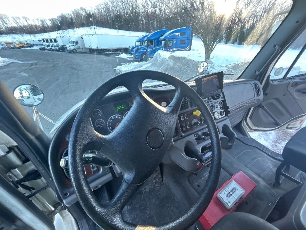 Refrigerated Truck-Light and Medium Duty Trucks-Freightliner-2017-M2-Fitchburg-MA-349,451\n\t\tmiles-$ 39,250 - Image 17