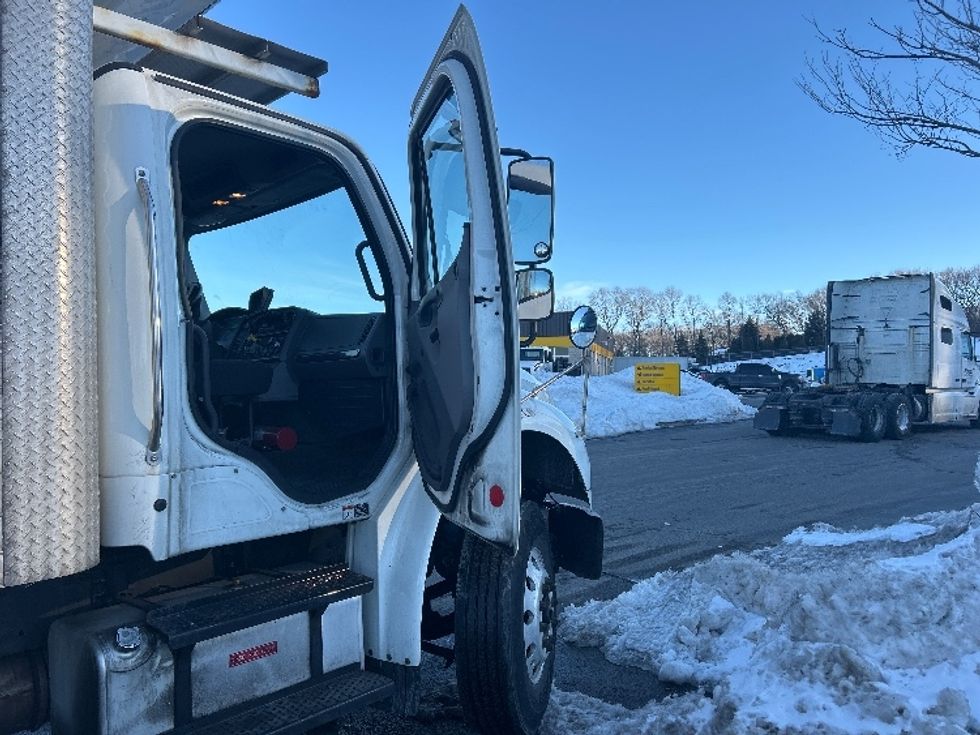 Refrigerated Truck-Light and Medium Duty Trucks-Freightliner-2017-M2-Fitchburg-MA-349,451\n\t\tmiles-$ 39,250 - Image 20