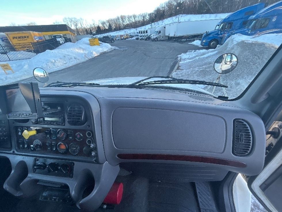 Refrigerated Truck-Light and Medium Duty Trucks-Freightliner-2017-M2-Fitchburg-MA-349,451\n\t\tmiles-$ 39,250 - Image 21