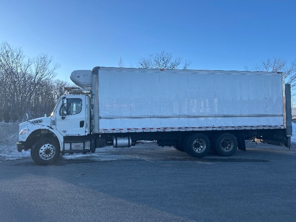 Refrigerated Truck-Light and Medium Duty Trucks-Freightliner-2017-M2-Fitchburg-MA-349,451\n\t\tmiles-$ 39,250 - Image 4