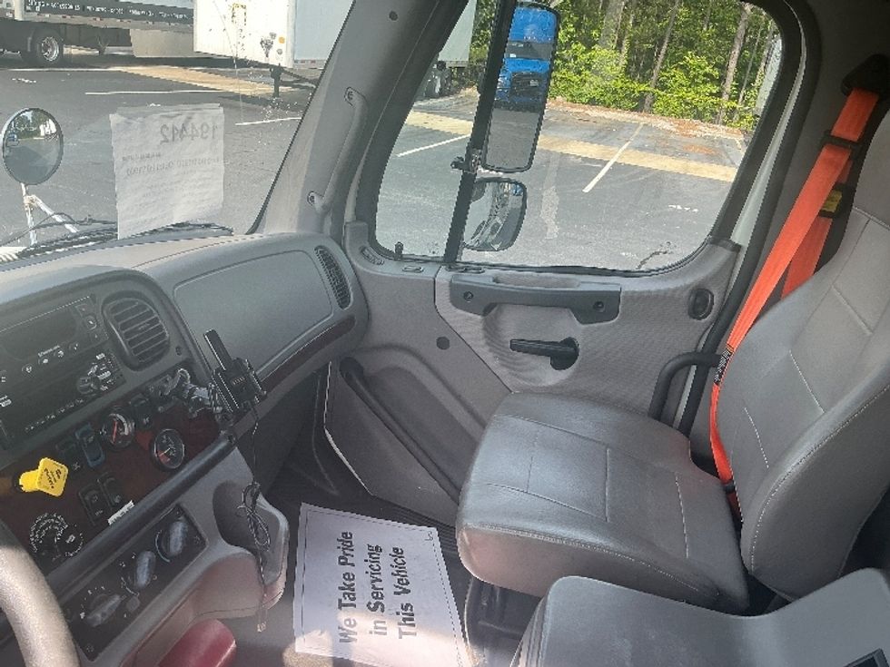Refrigerated Truck-Light and Medium Duty Trucks-Freightliner-2017-M2-Forest Park-GA-276,107\n\t\tmiles-$ 46,750 - Image 19