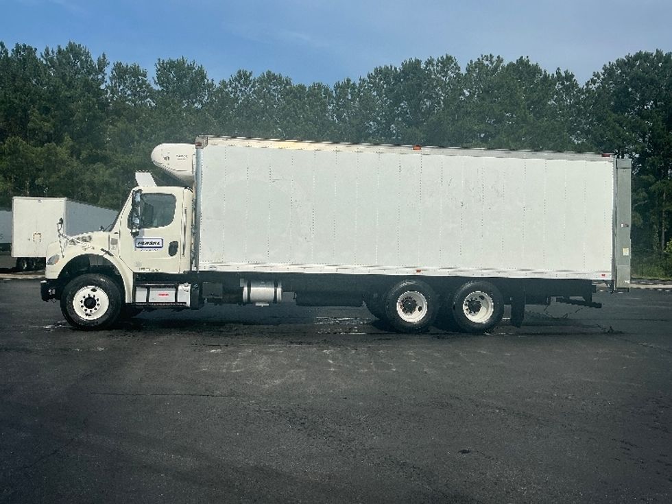 Refrigerated Truck-Light and Medium Duty Trucks-Freightliner-2017-M2-Forest Park-GA-276,107\n\t\tmiles-$ 46,750 - Image 4