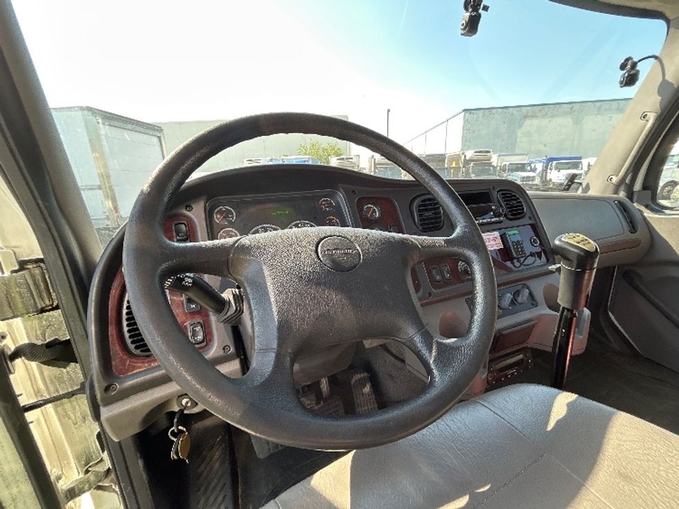 Refrigerated Truck-Light and Medium Duty Trucks-Freightliner-2017-M2-Hammond-LA-137,457\n\t\tmiles-$ 67,750 - Image 16