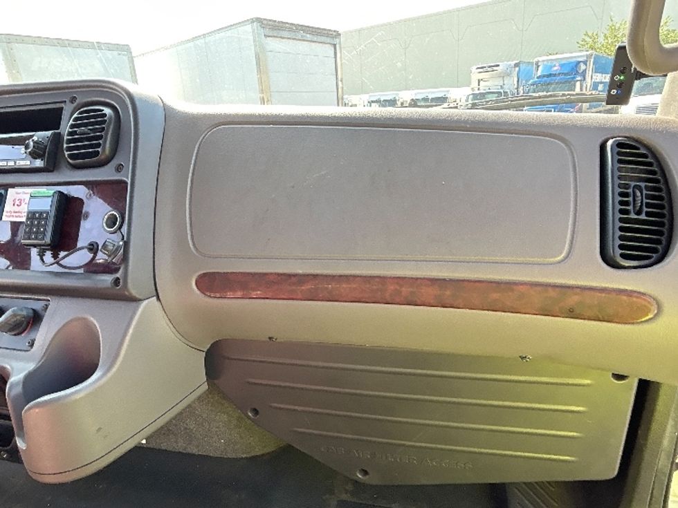 Refrigerated Truck-Light and Medium Duty Trucks-Freightliner-2017-M2-Hammond-LA-137,457\n\t\tmiles-$ 67,750 - Image 20