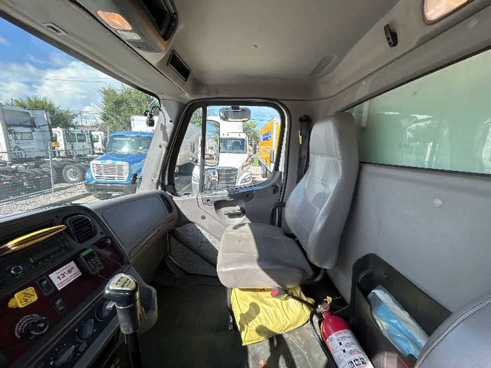 Refrigerated Truck-Light and Medium Duty Trucks-Freightliner-2017-M2-Hammond-LA-165,946\n\t\tmiles-$ 62,750 - Image 19