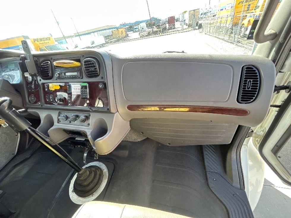 Refrigerated Truck-Light and Medium Duty Trucks-Freightliner-2017-M2-Hammond-LA-165,946\n\t\tmiles-$ 62,750 - Image 21