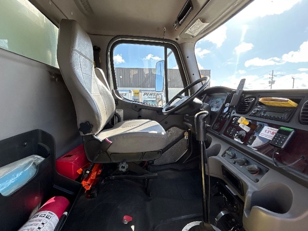 Refrigerated Truck-Light and Medium Duty Trucks-Freightliner-2017-M2-Hammond-LA-165,946\n\t\tmiles-$ 62,750 - Image 22