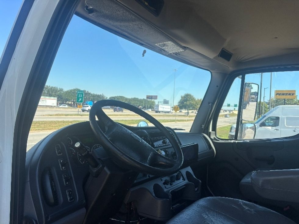 Refrigerated Truck-Light and Medium Duty Trucks-Freightliner-2017-M2-Houston-TX-172,921\n\t\tmiles-$ 45,250 - Image 16