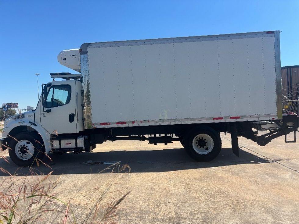 Refrigerated Truck-Light and Medium Duty Trucks-Freightliner-2017-M2-Houston-TX-172,921\n\t\tmiles-$ 45,250 - Image 4